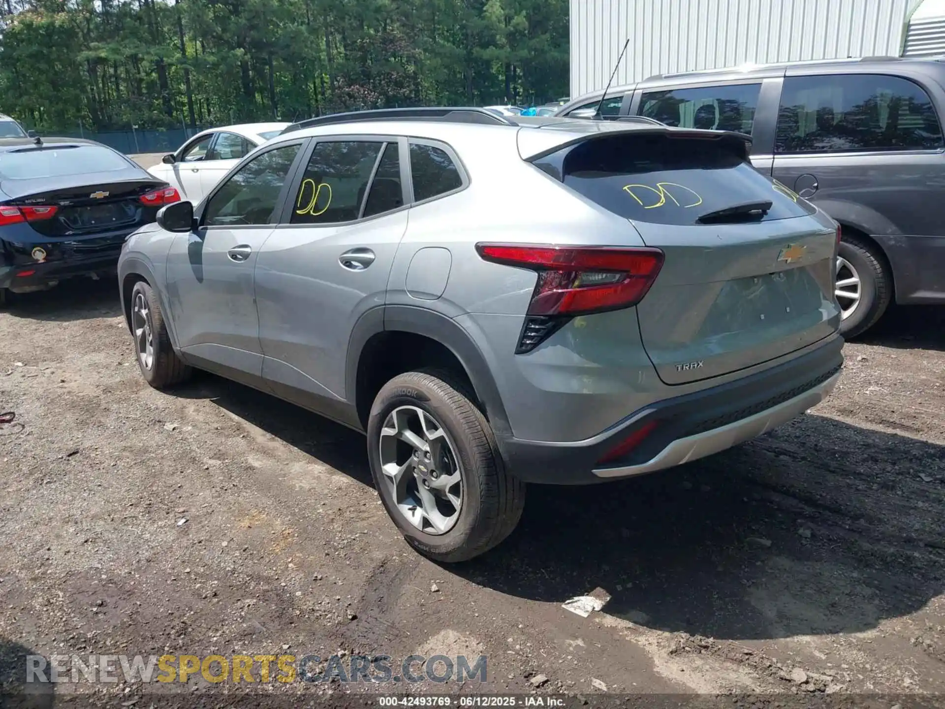 3 Photograph of a damaged car KL77LHEP2SC189260 CHEVROLET TRAX 2025