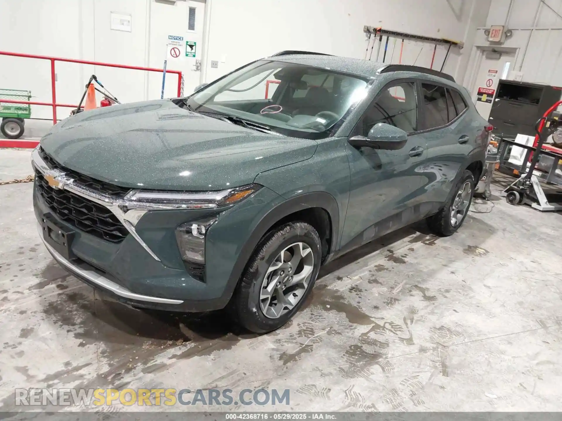 2 fotografías del automóvil dañado KL77LHEP2SC221818 CHEVROLET TRAX 2025