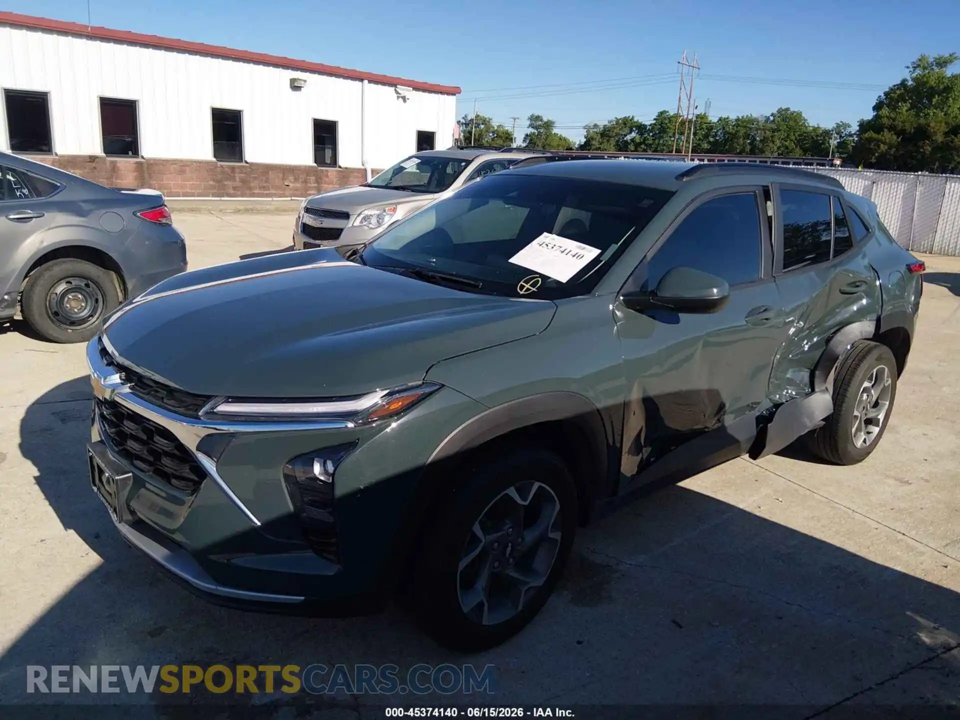 2 Фотография поврежденного автомобиля KL77LHEP2SC224119 CHEVROLET TRAX 2025