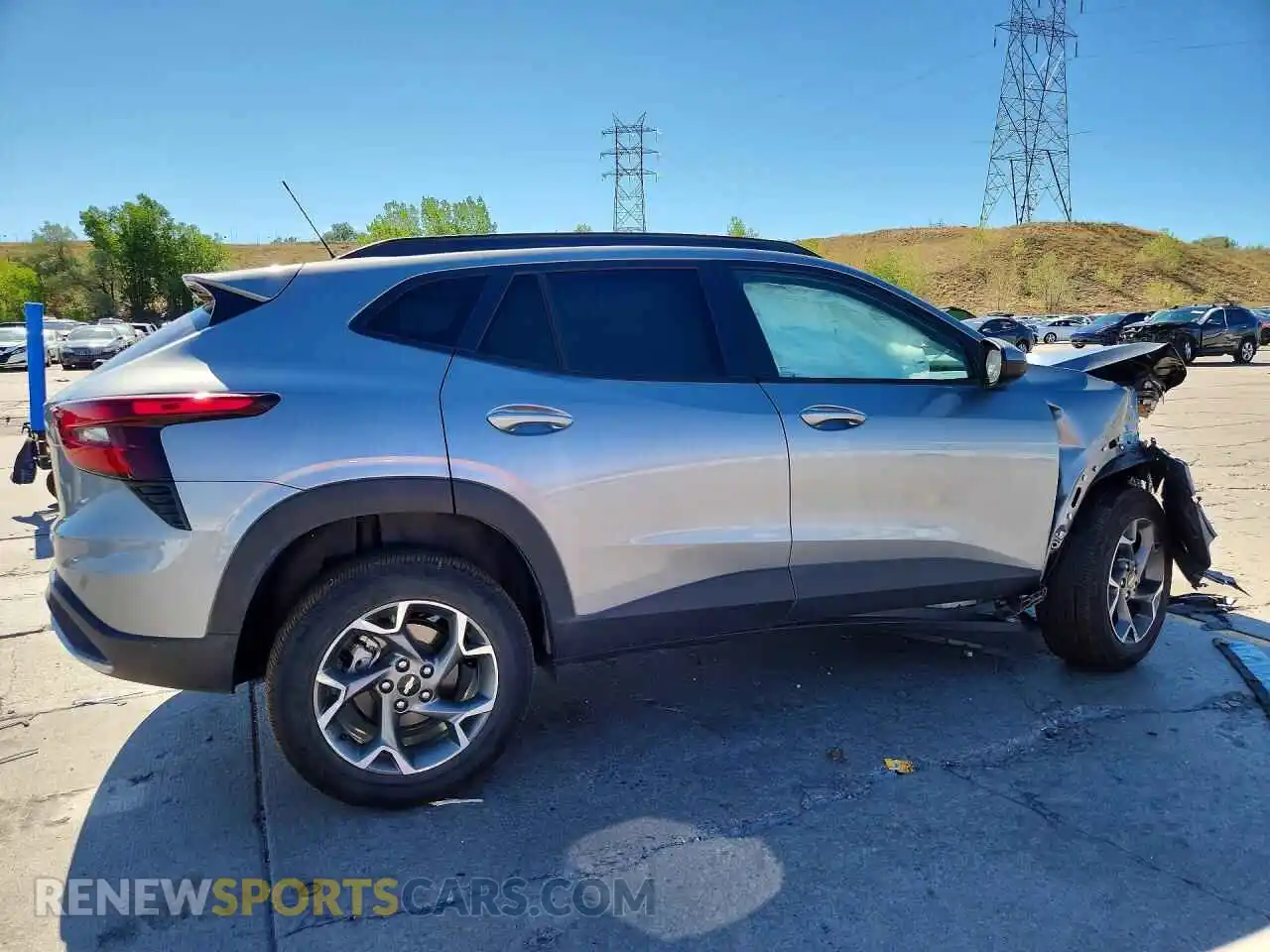 3 Фотография поврежденного автомобиля KL77LHEP2SC290007 CHEVROLET TRAX 2025