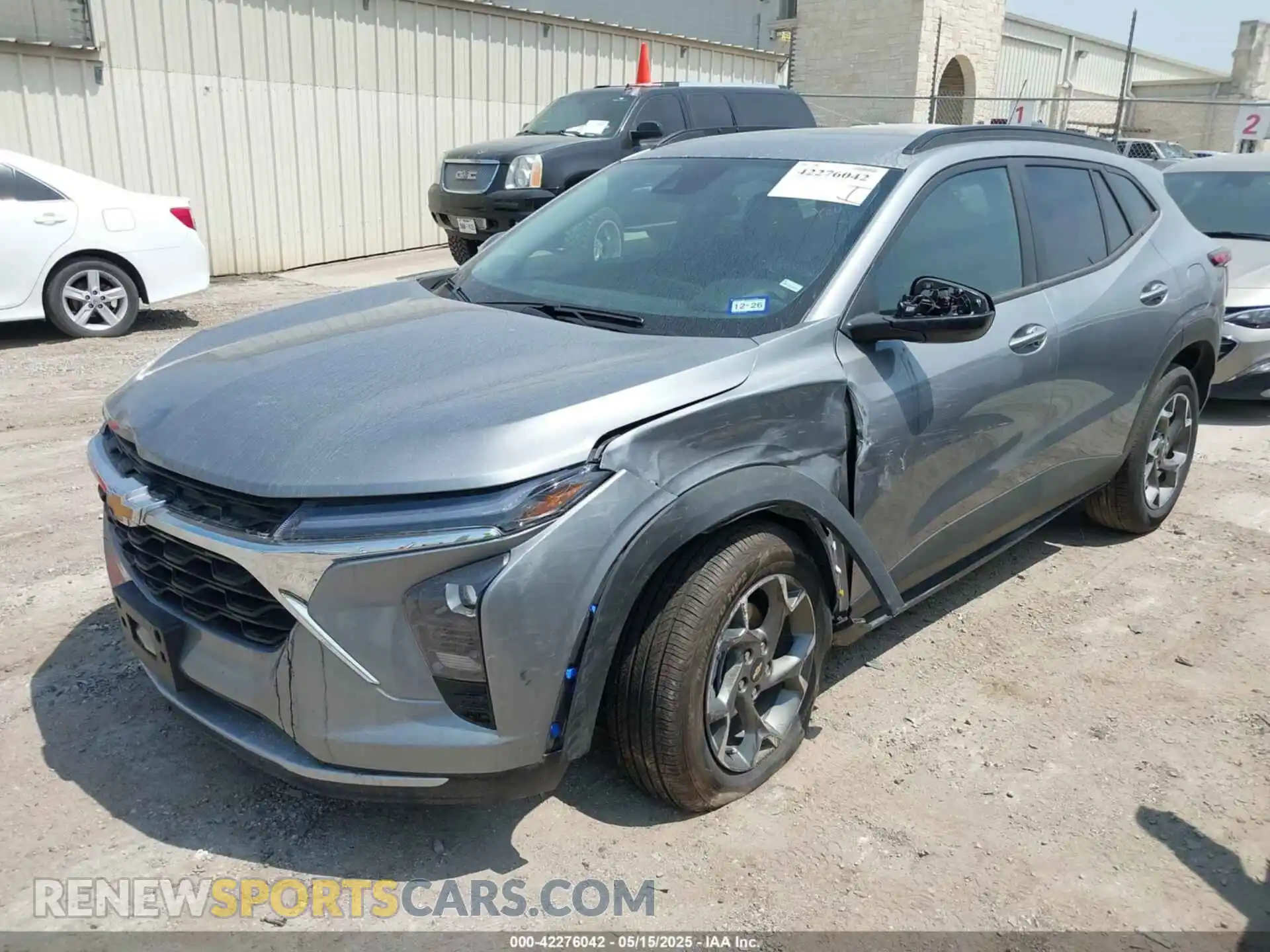2 Photograph of a damaged car KL77LHEP3SC169602 CHEVROLET TRAX 2025
