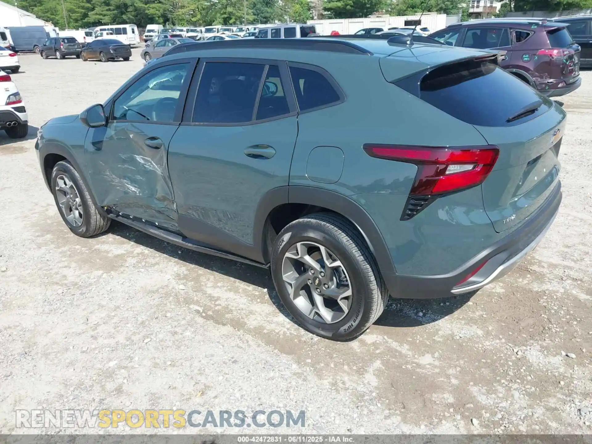 3 Photograph of a damaged car KL77LHEP3SC265083 CHEVROLET TRAX 2025