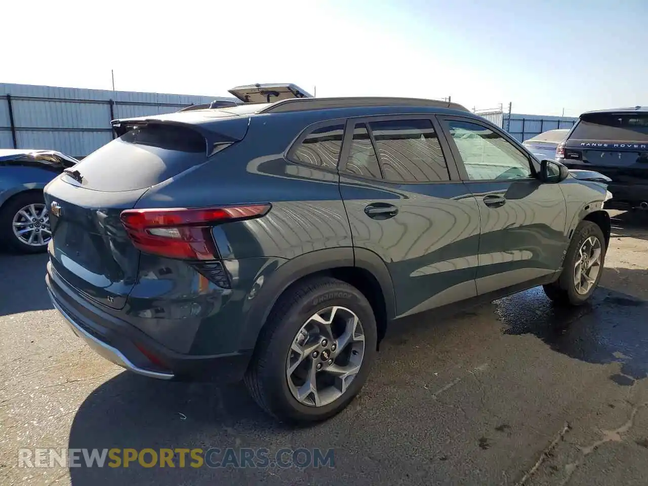 3 Photograph of a damaged car KL77LHEP3SC272762 CHEVROLET TRAX 2025