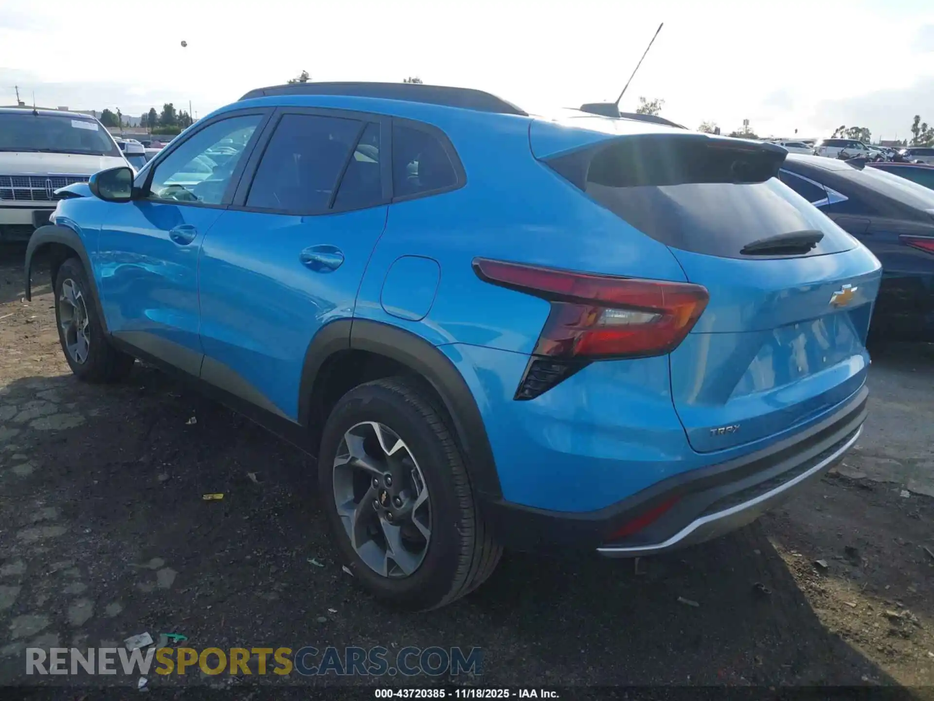 3 Photograph of a damaged car KL77LHEP4SC064650 CHEVROLET TRAX 2025