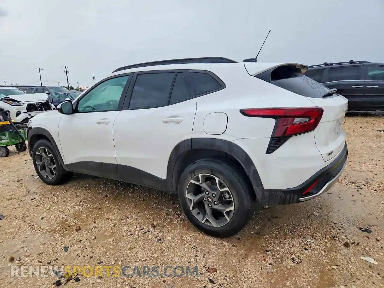 2 fotografías del automóvil dañado KL77LHEP4SC124541 CHEVROLET TRAX 2025