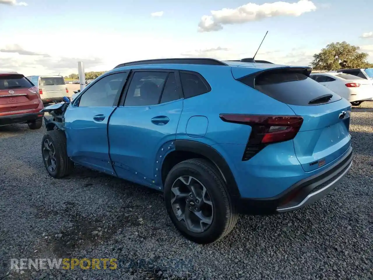 2 Фотография поврежденного автомобиля KL77LHEP4SC129450 CHEVROLET TRAX 2025