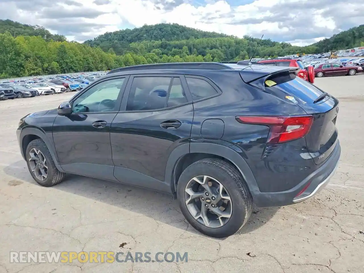 2 fotografías del automóvil dañado KL77LHEP4SC161010 CHEVROLET TRAX 2025