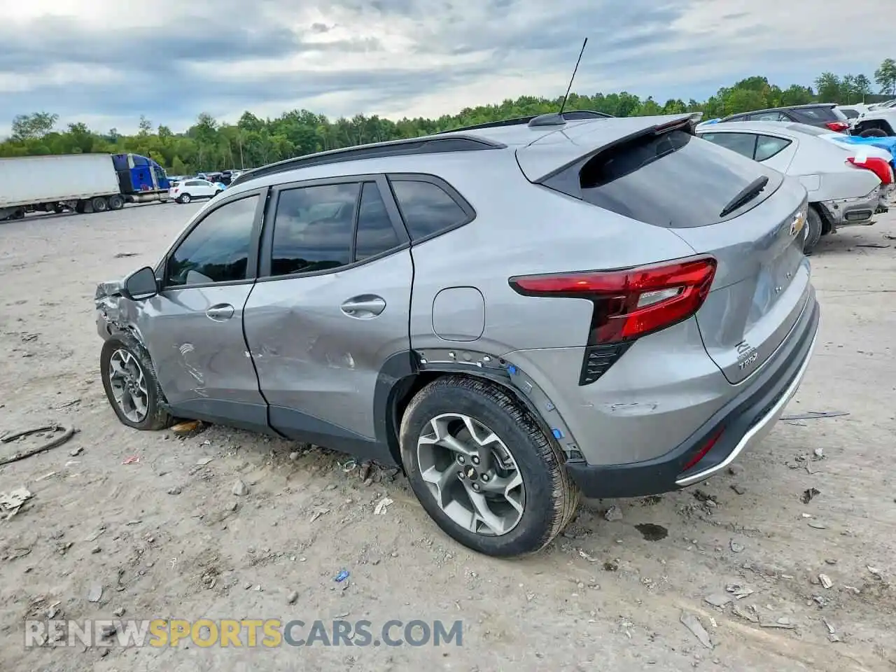 2 Фотография поврежденного автомобиля KL77LHEP4SC206074 CHEVROLET TRAX 2025