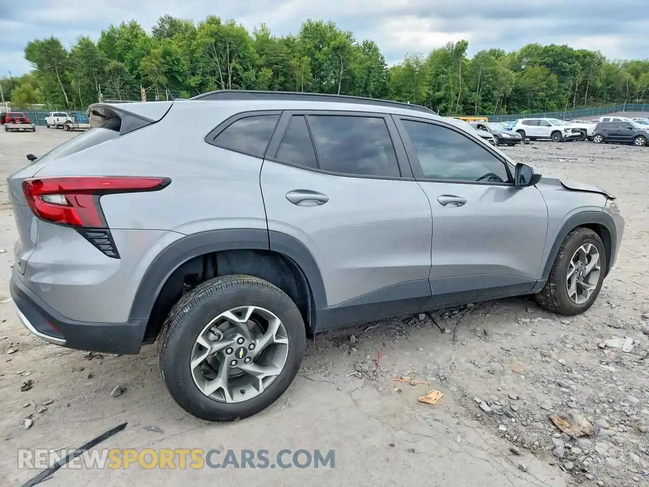 3 Фотография поврежденного автомобиля KL77LHEP4SC206074 CHEVROLET TRAX 2025