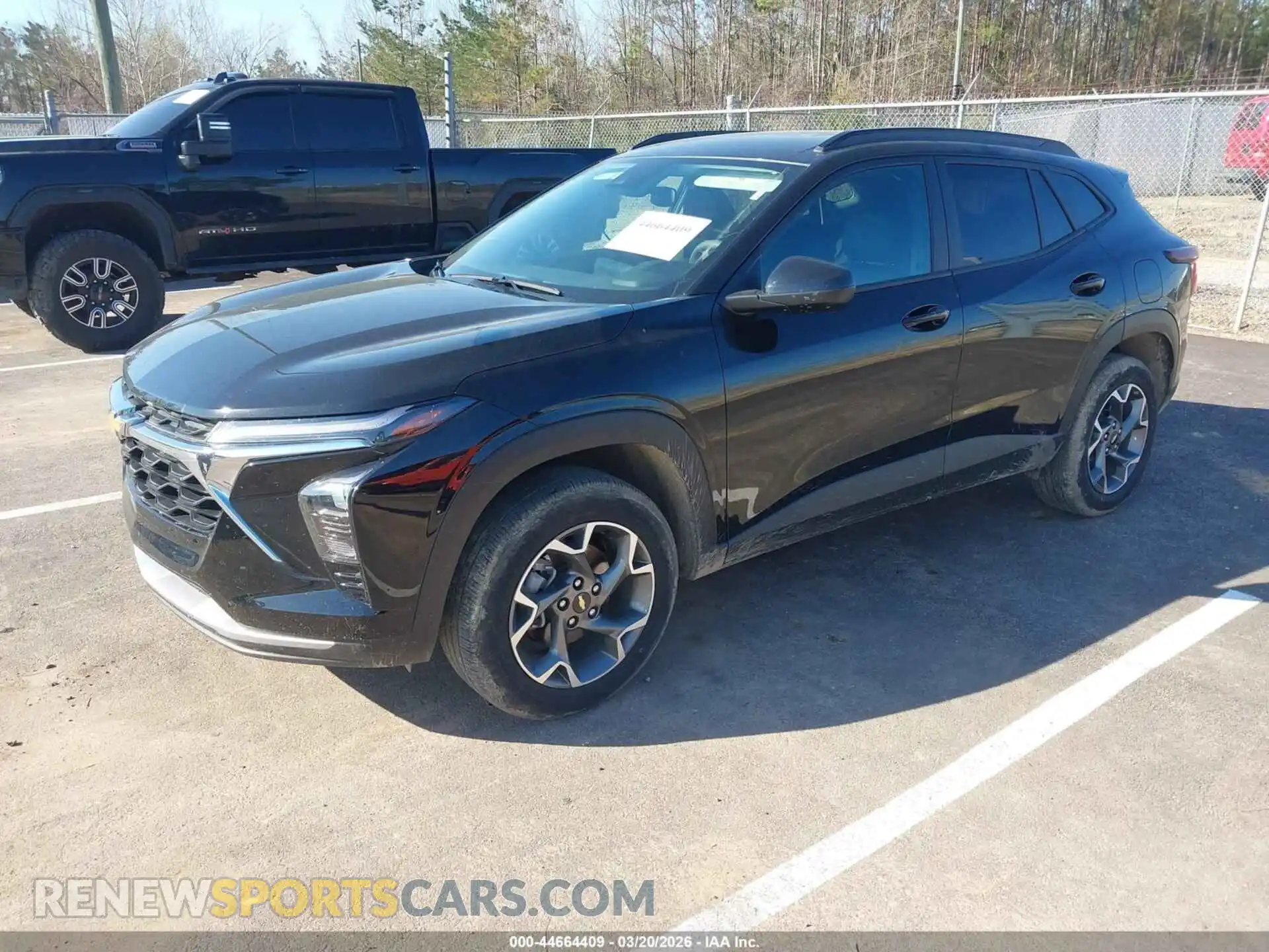 2 Фотография поврежденного автомобиля KL77LHEP4SC220881 CHEVROLET TRAX 2025