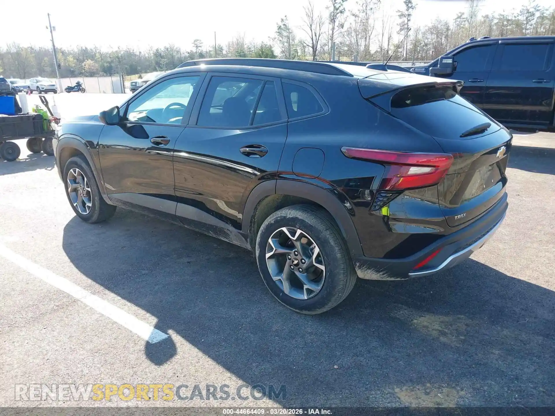 3 Фотография поврежденного автомобиля KL77LHEP4SC220881 CHEVROLET TRAX 2025