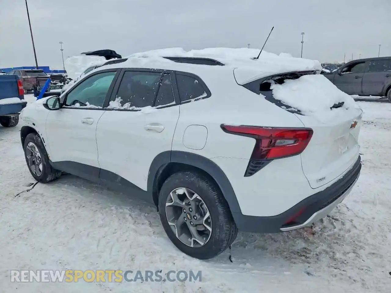2 Фотография поврежденного автомобиля KL77LHEP4SC225711 CHEVROLET TRAX 2025