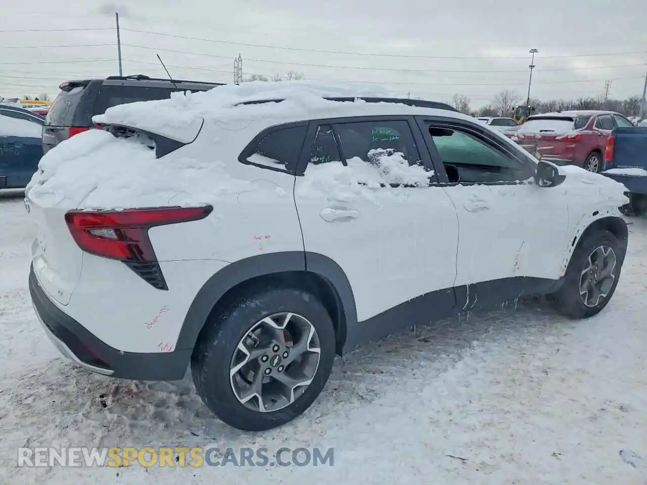 3 Фотография поврежденного автомобиля KL77LHEP4SC225711 CHEVROLET TRAX 2025