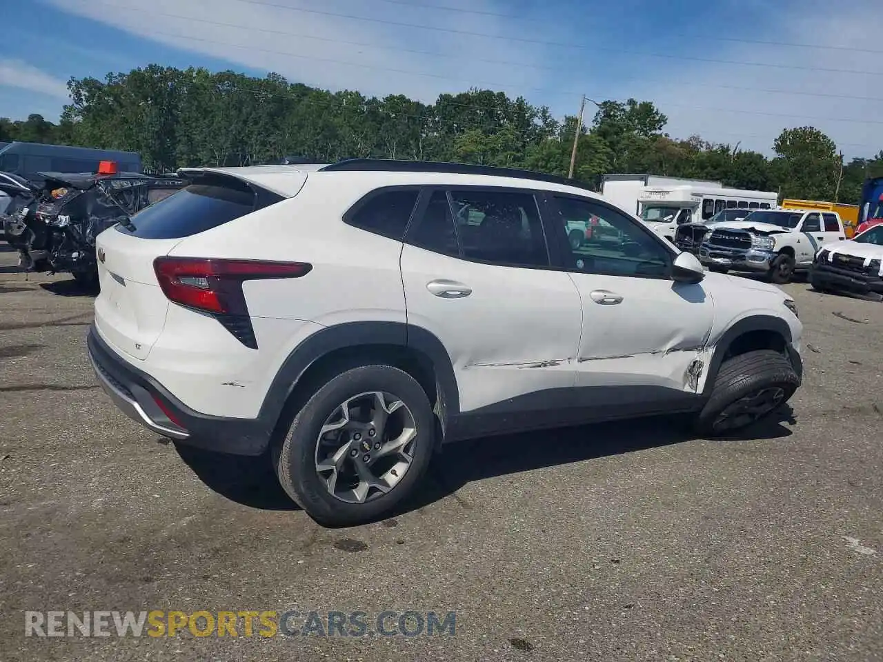 3 Фотография поврежденного автомобиля KL77LHEP4SC231878 CHEVROLET TRAX 2025