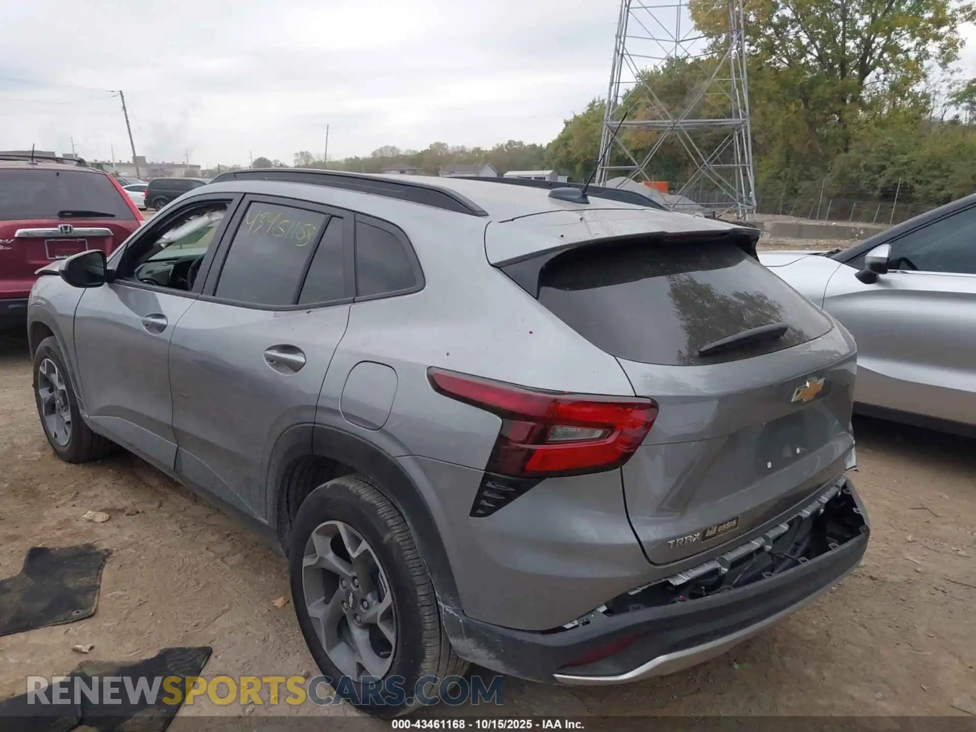 3 Фотография поврежденного автомобиля KL77LHEP4SC246722 CHEVROLET TRAX 2025