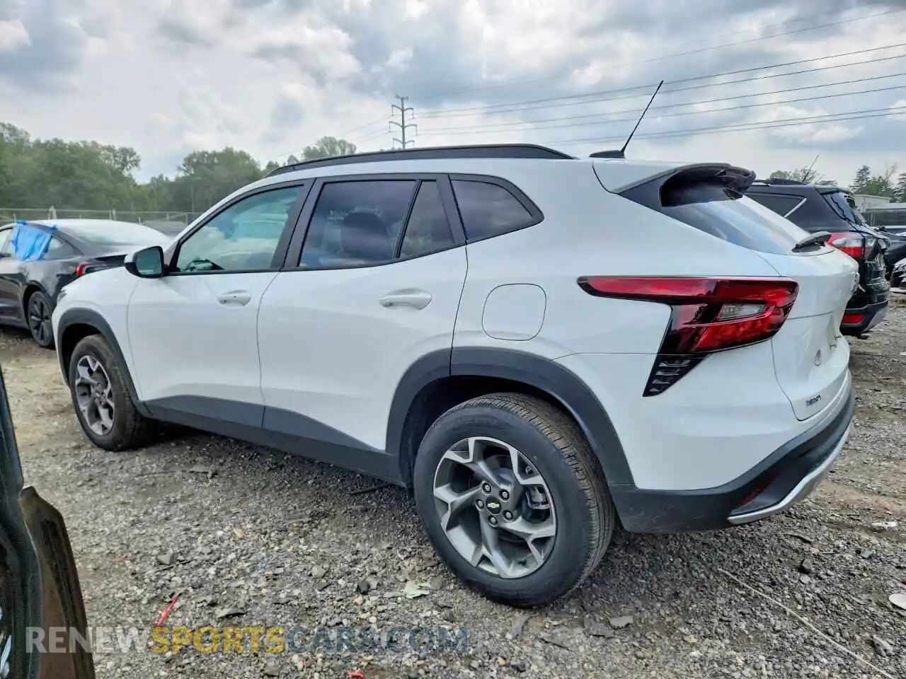 2 Фотография поврежденного автомобиля KL77LHEP4SC251533 CHEVROLET TRAX 2025