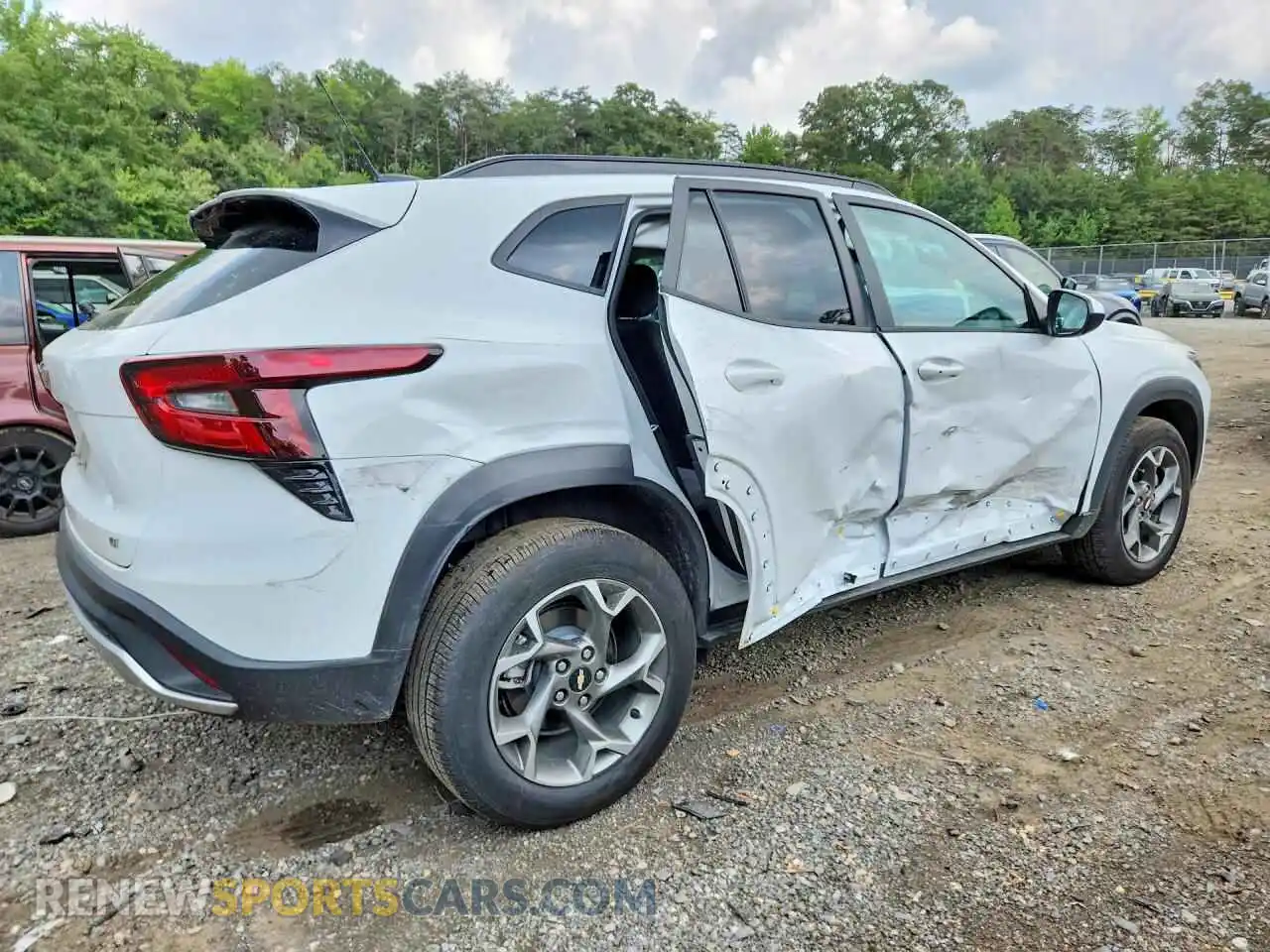 3 Фотография поврежденного автомобиля KL77LHEP4SC251533 CHEVROLET TRAX 2025