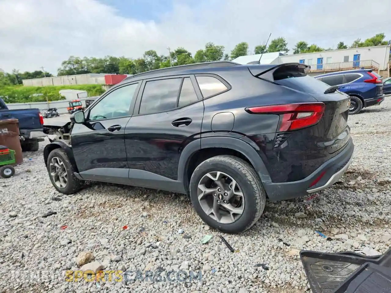 2 fotografías del automóvil dañado KL77LHEP4SC273953 CHEVROLET TRAX 2025