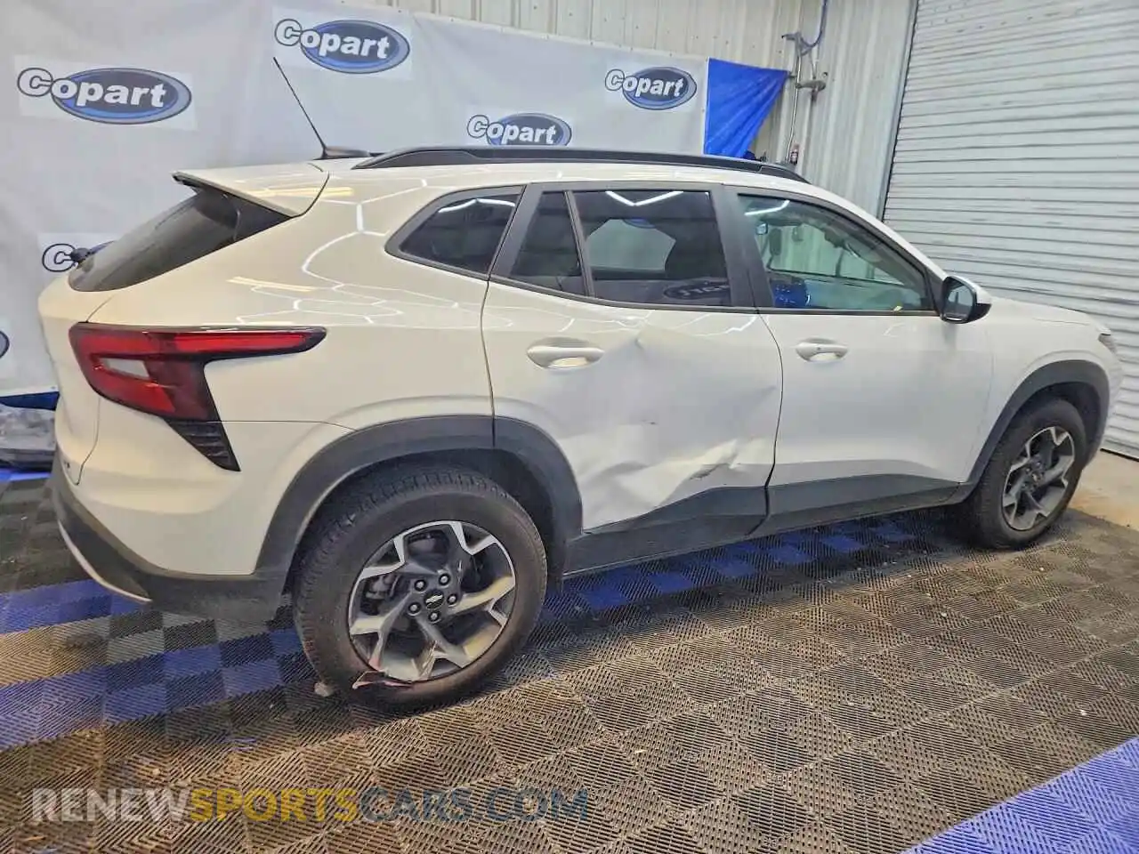 3 Photograph of a damaged car KL77LHEP4SC308622 CHEVROLET TRAX 2025