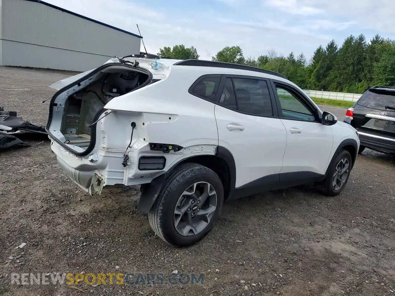 3 Photograph of a damaged car KL77LHEP5SC050403 CHEVROLET TRAX 2025