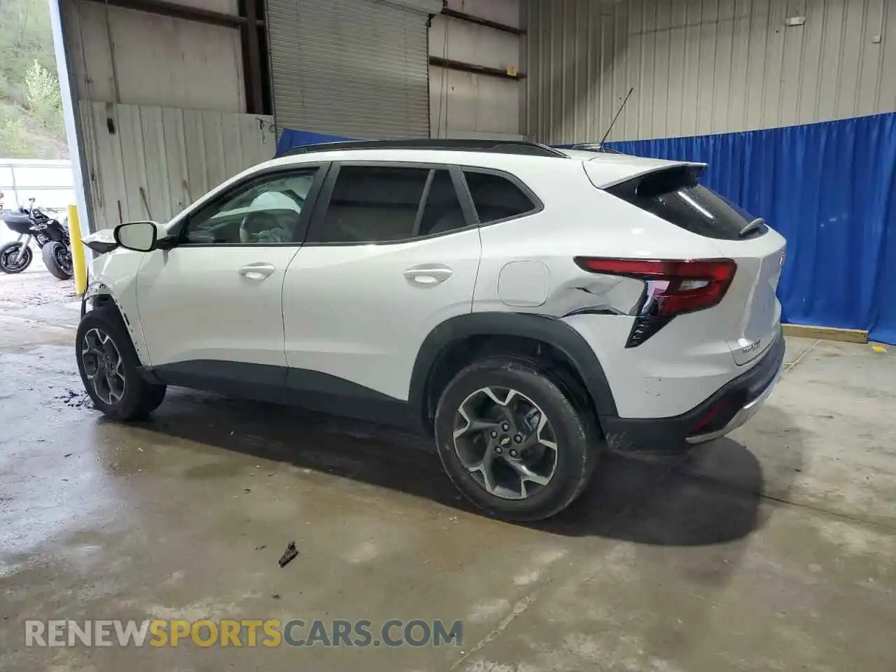 2 fotografías del automóvil dañado KL77LHEP5SC131157 CHEVROLET TRAX 2025