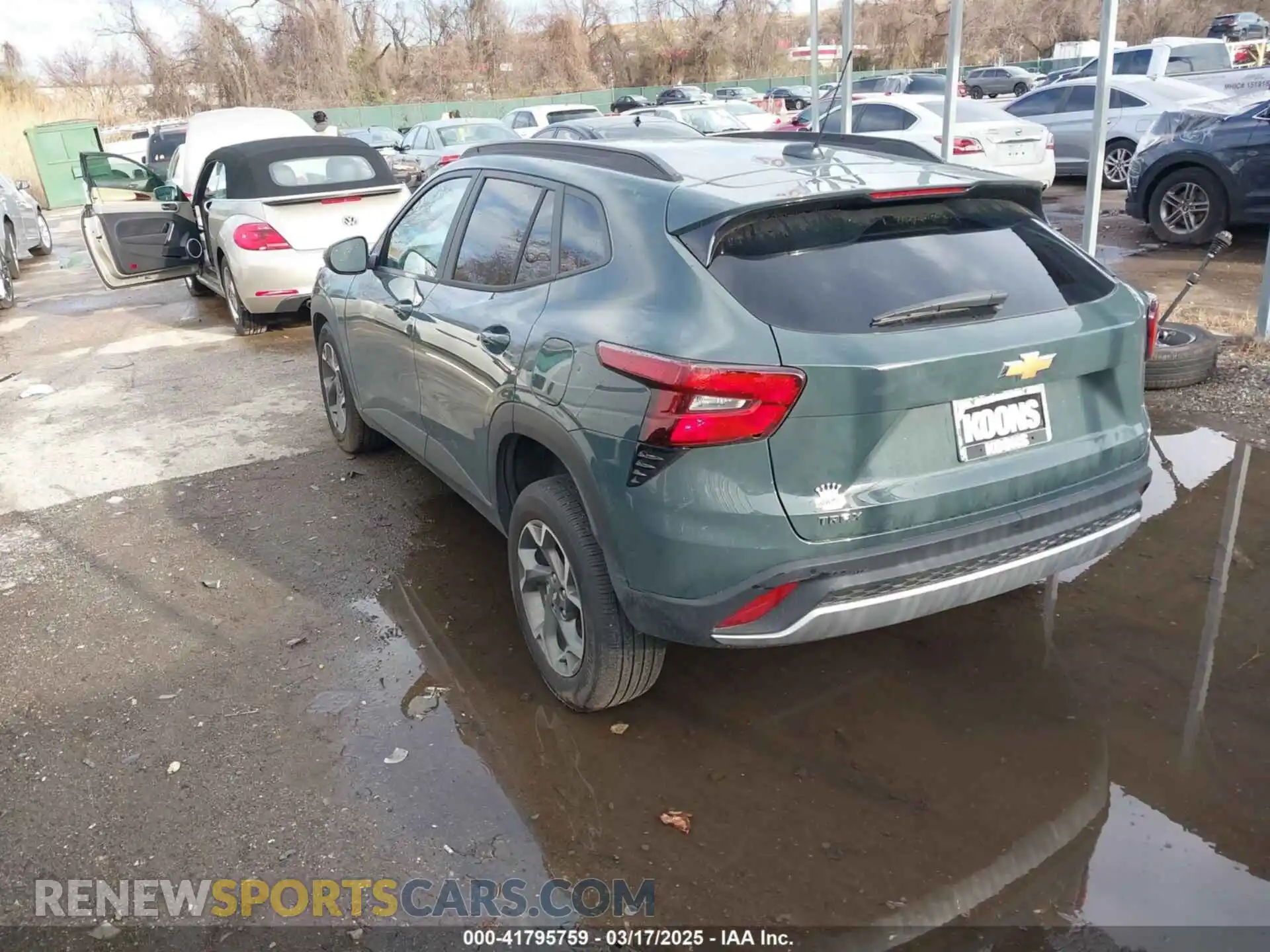 3 Photograph of a damaged car KL77LHEP5SC137041 CHEVROLET TRAX 2025