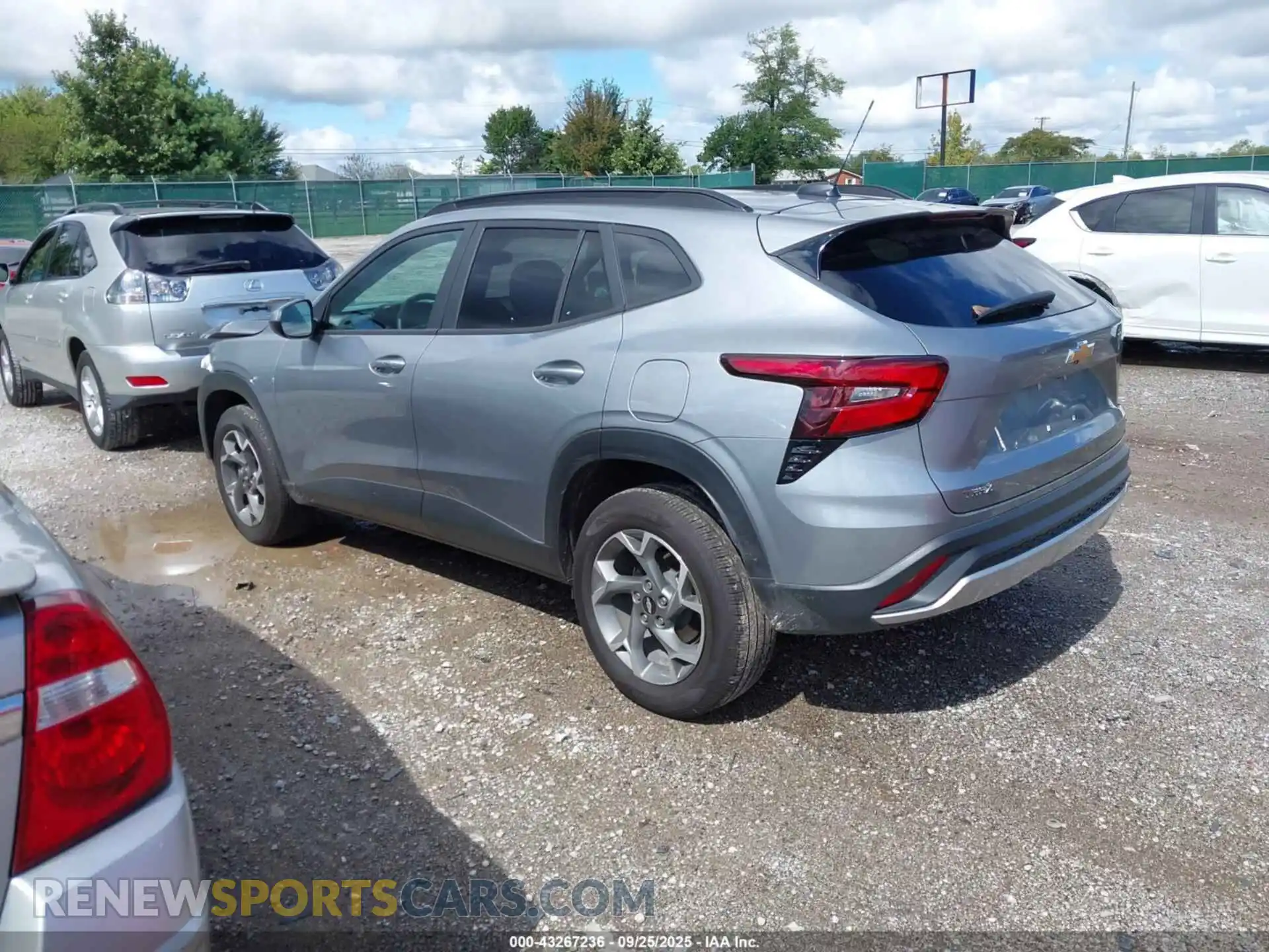 3 Photograph of a damaged car KL77LHEP5SC151716 CHEVROLET TRAX 2025