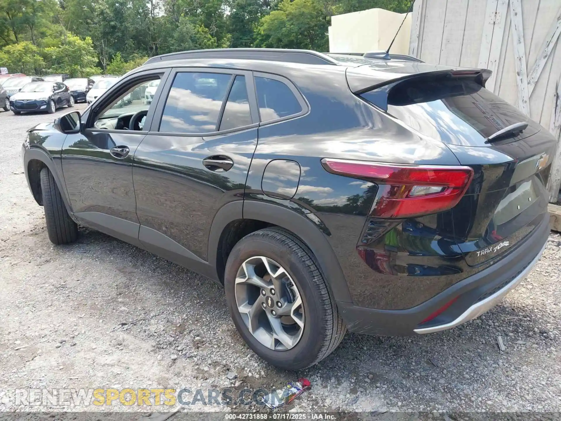 3 Photograph of a damaged car KL77LHEP5SC208948 CHEVROLET TRAX 2025