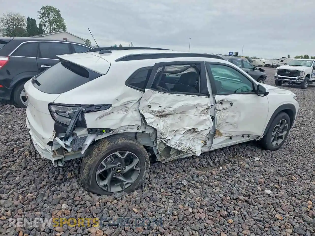 3 fotografías del automóvil dañado KL77LHEP5SC215611 CHEVROLET TRAX 2025