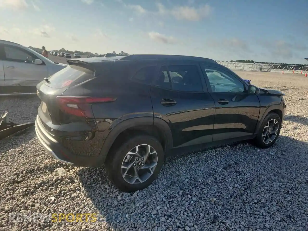 3 Фотография поврежденного автомобиля KL77LHEP5SC259026 CHEVROLET TRAX 2025