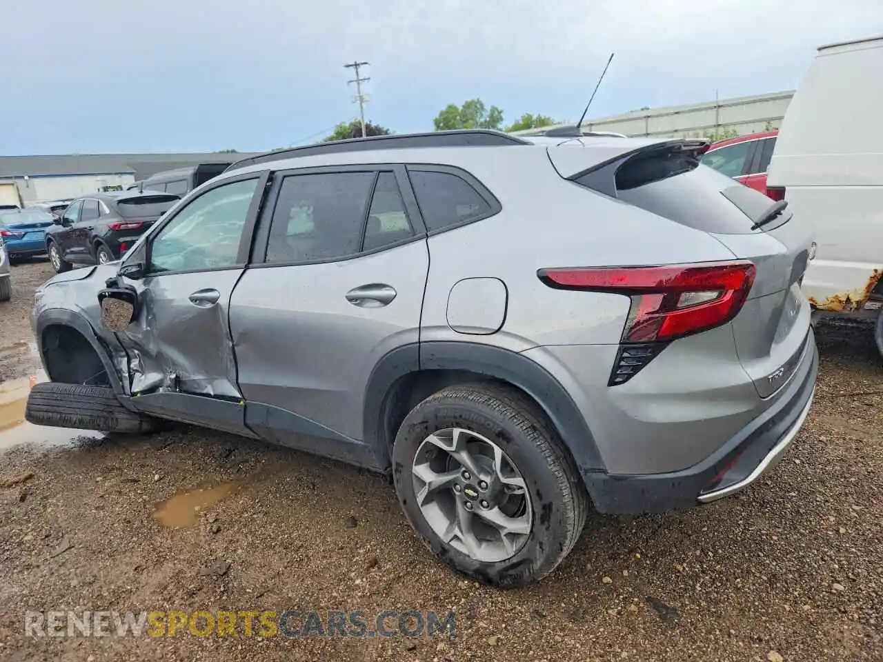 2 fotografías del automóvil dañado KL77LHEP5SC276313 CHEVROLET TRAX 2025