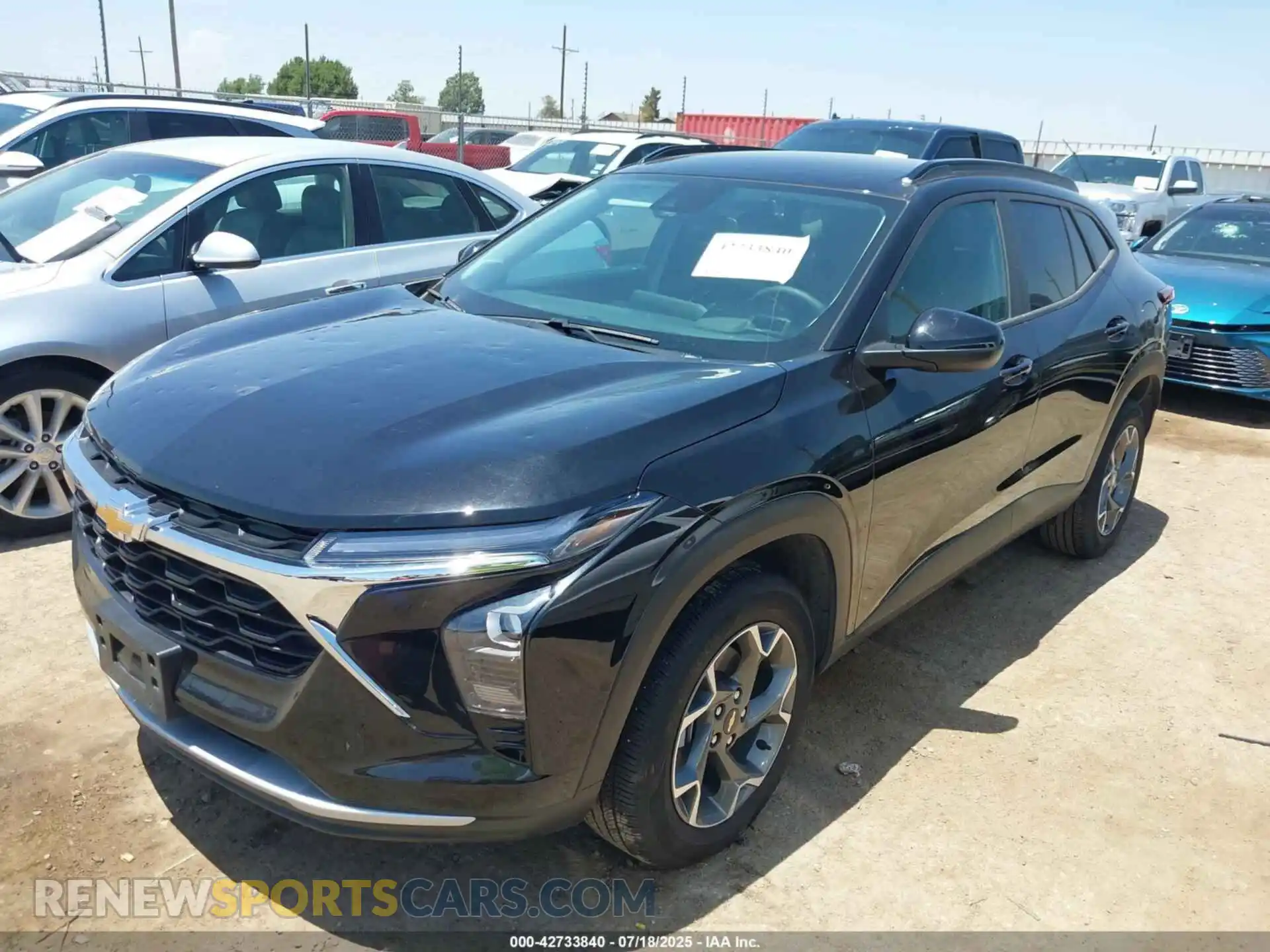 2 Фотография поврежденного автомобиля KL77LHEP6SC034484 CHEVROLET TRAX 2025