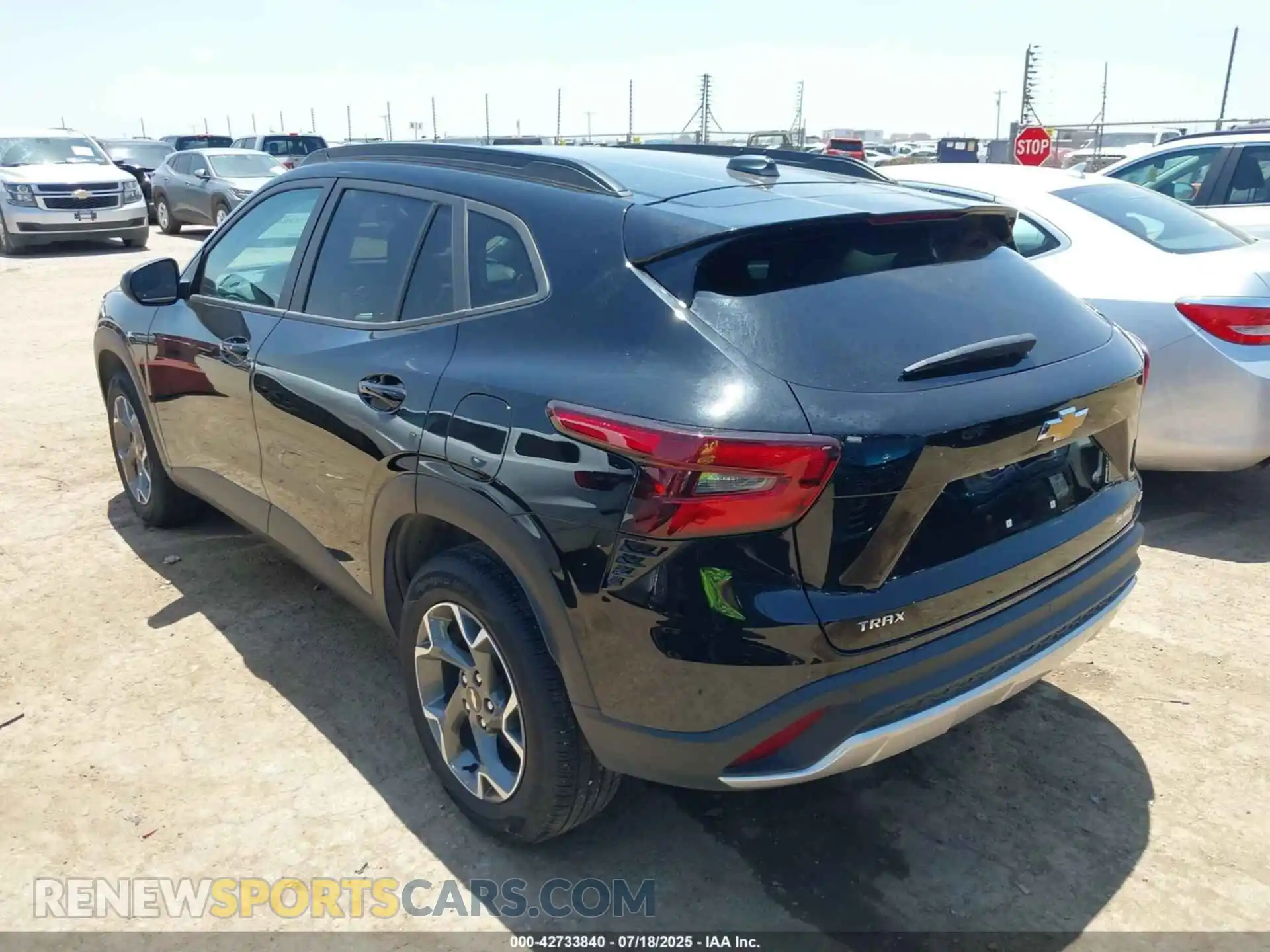 3 Фотография поврежденного автомобиля KL77LHEP6SC034484 CHEVROLET TRAX 2025