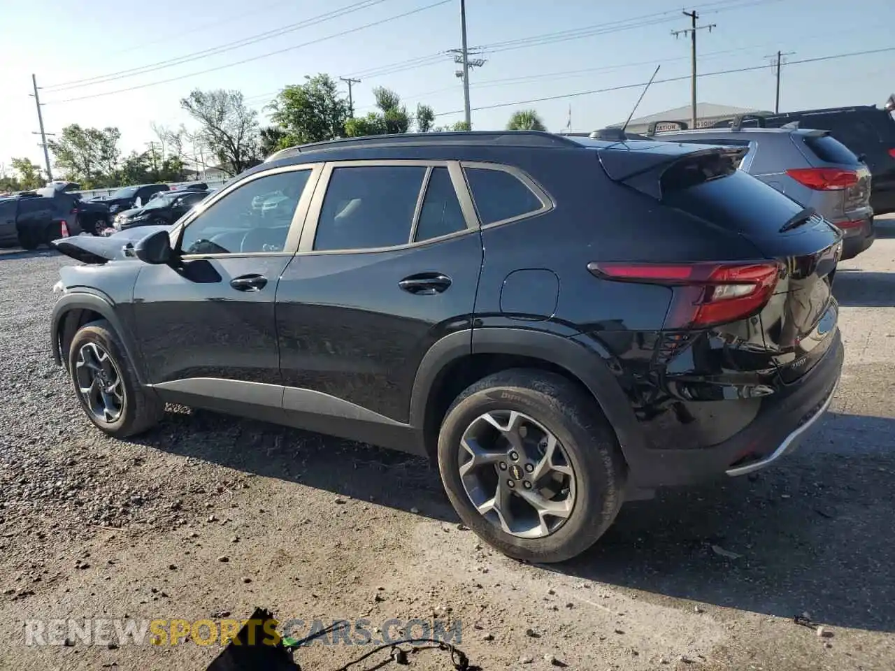2 Фотография поврежденного автомобиля KL77LHEP6SC163857 CHEVROLET TRAX 2025