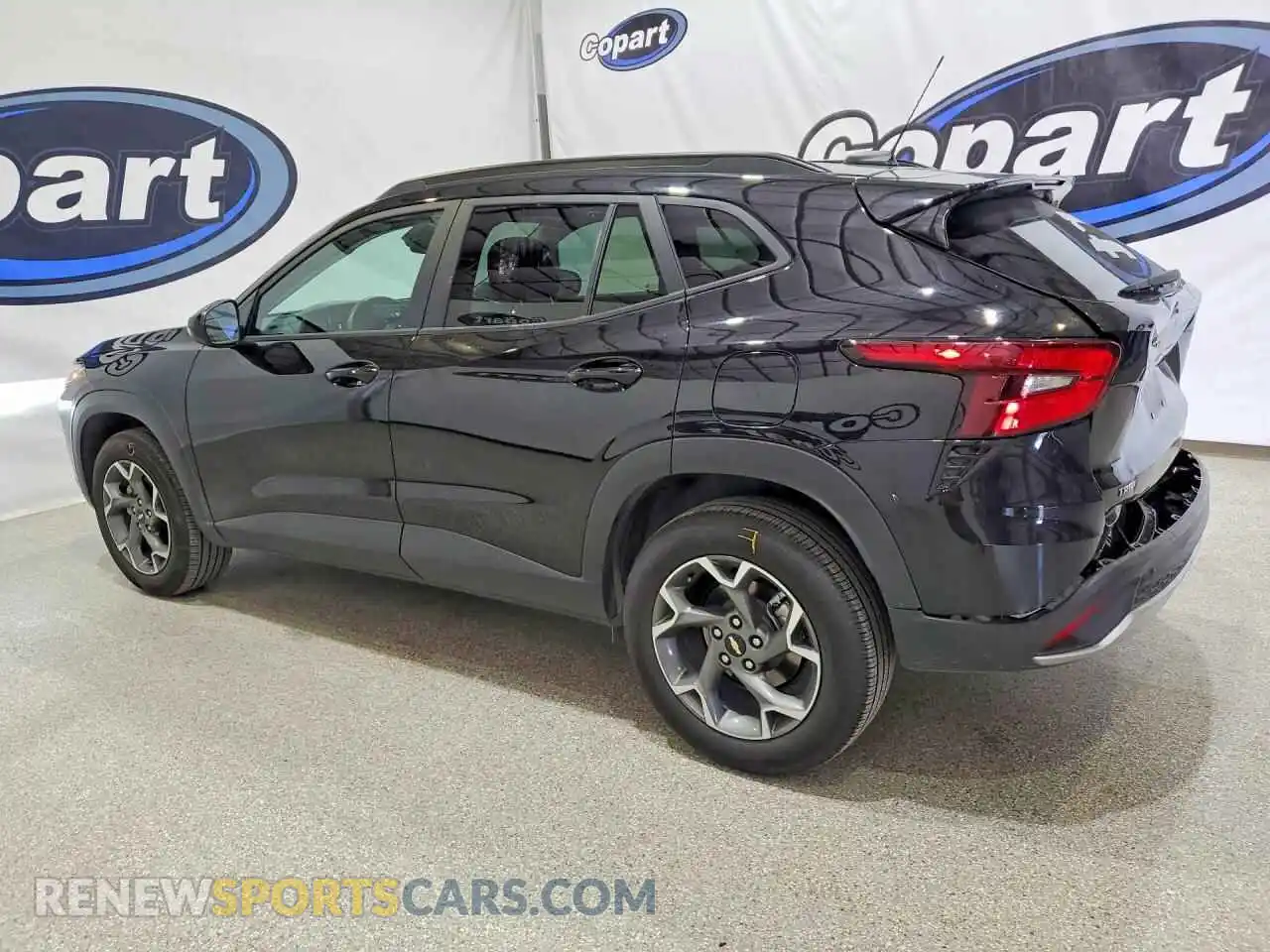 2 Фотография поврежденного автомобиля KL77LHEP6SC240405 CHEVROLET TRAX 2025