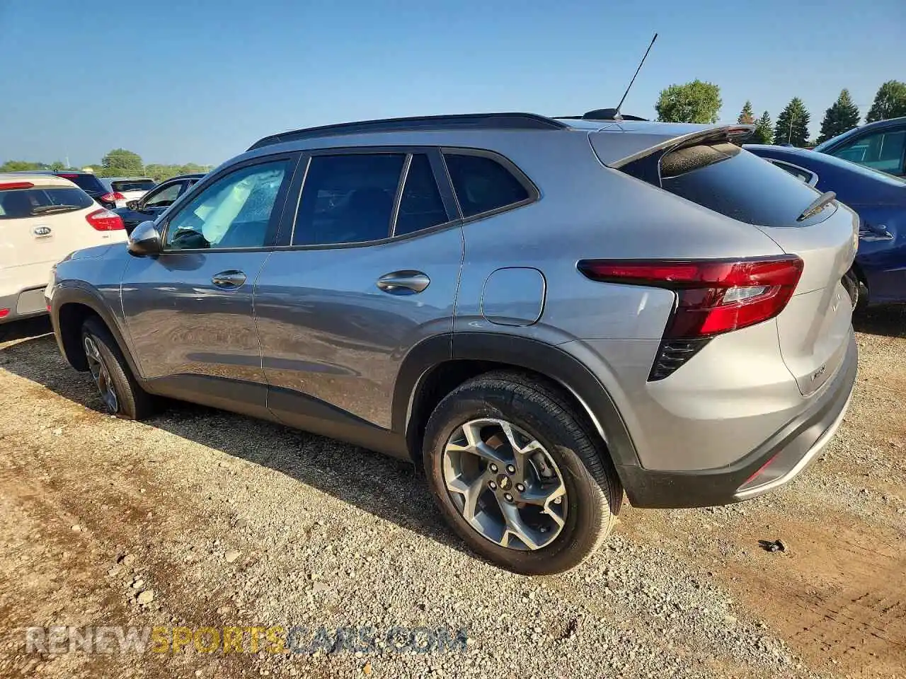2 fotografías del automóvil dañado KL77LHEP6SC244194 CHEVROLET TRAX 2025