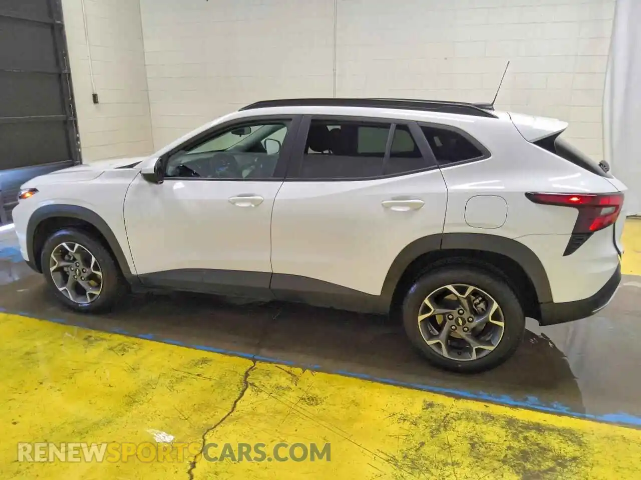 2 fotografías del automóvil dañado KL77LHEP6SC272755 CHEVROLET TRAX 2025