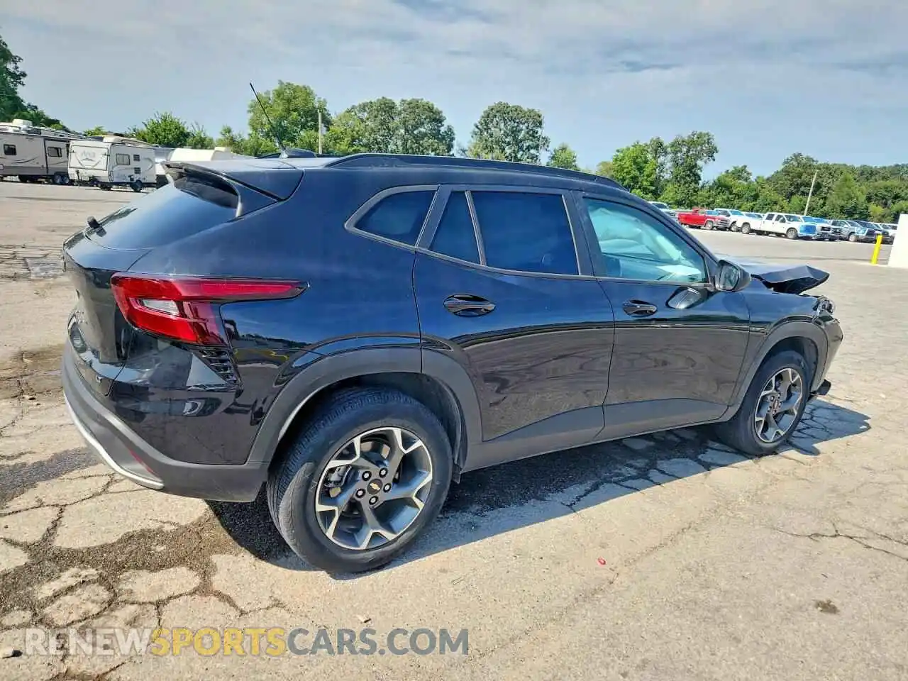 3 Фотография поврежденного автомобиля KL77LHEP7SC097660 CHEVROLET TRAX 2025