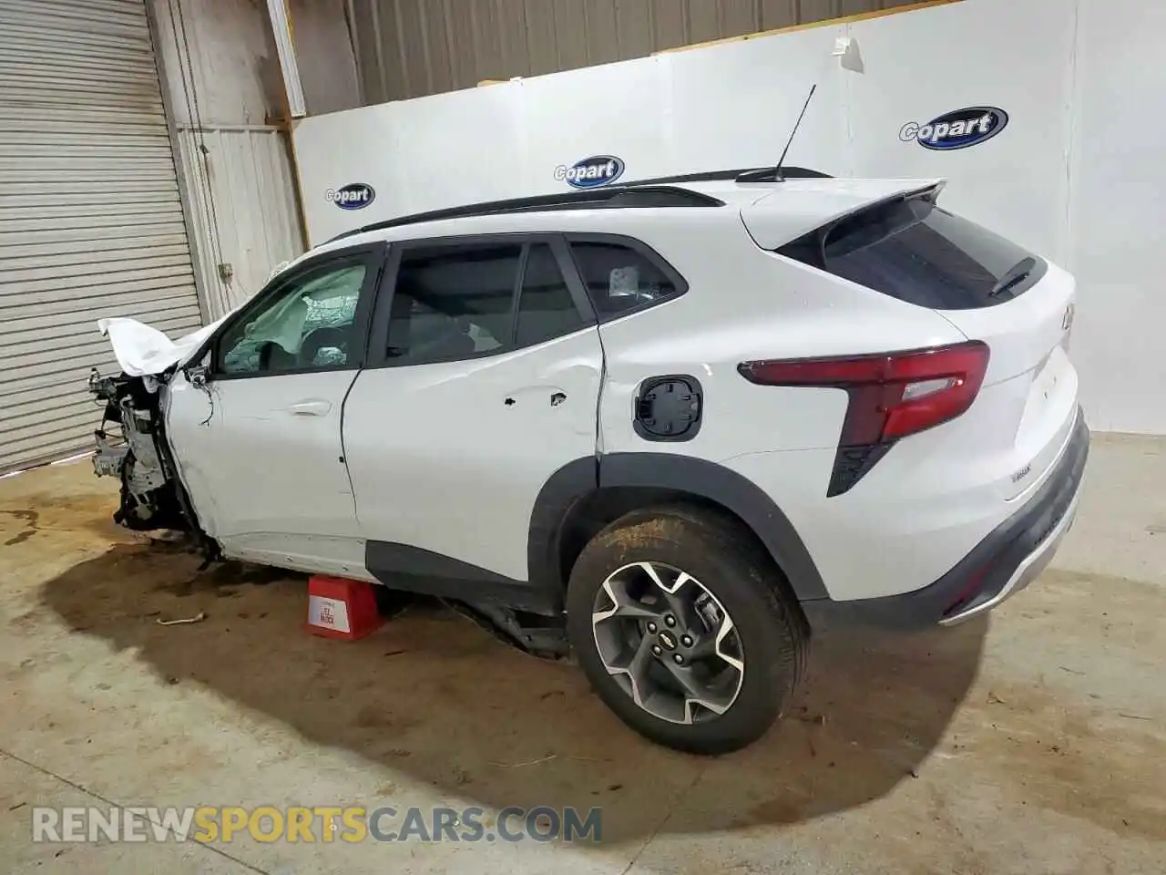 2 Photograph of a damaged car KL77LHEP7SC192851 CHEVROLET TRAX 2025