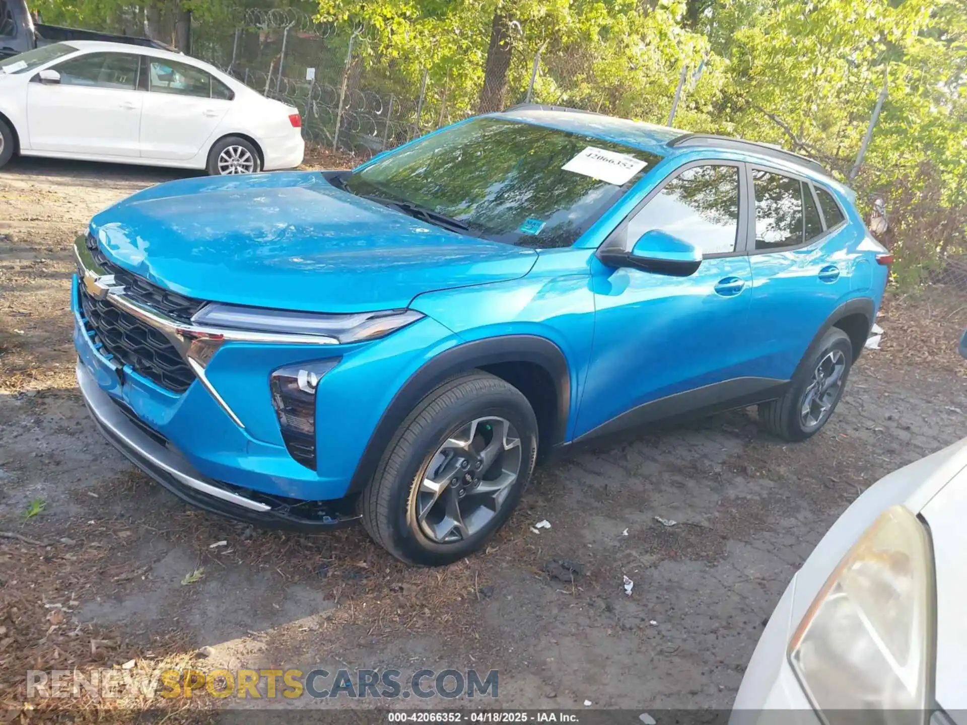 2 Photograph of a damaged car KL77LHEP7SC193966 CHEVROLET TRAX 2025
