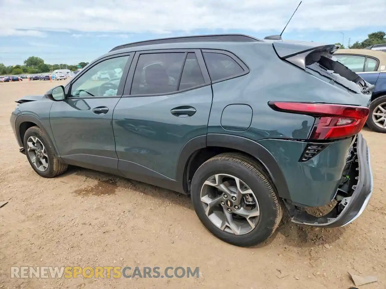 2 fotografías del automóvil dañado KL77LHEP7SC198276 CHEVROLET TRAX 2025