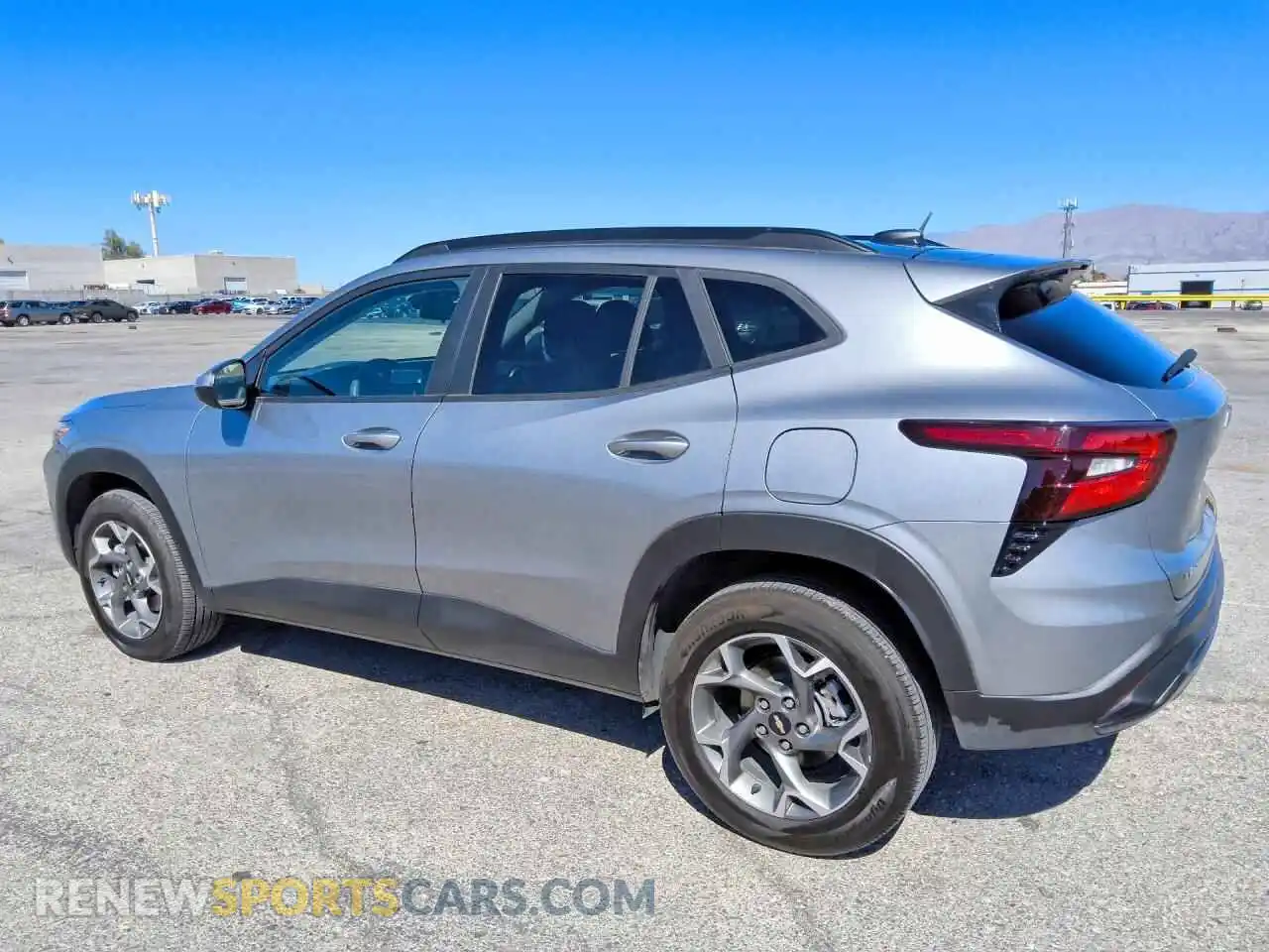 2 fotografías del automóvil dañado KL77LHEP7SC246715 CHEVROLET TRAX 2025