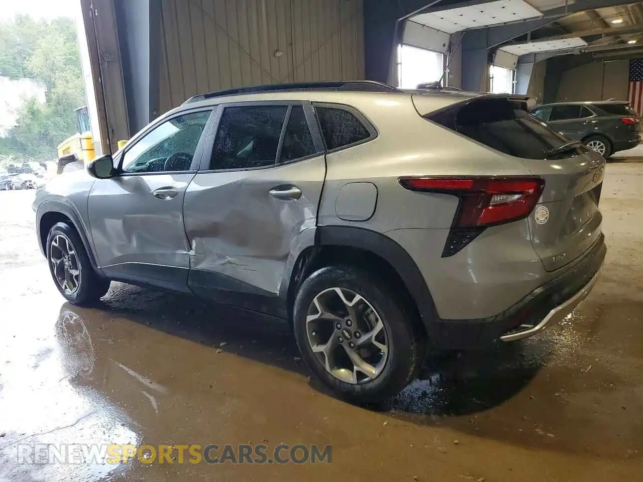 2 Фотография поврежденного автомобиля KL77LHEP7SC292996 CHEVROLET TRAX 2025