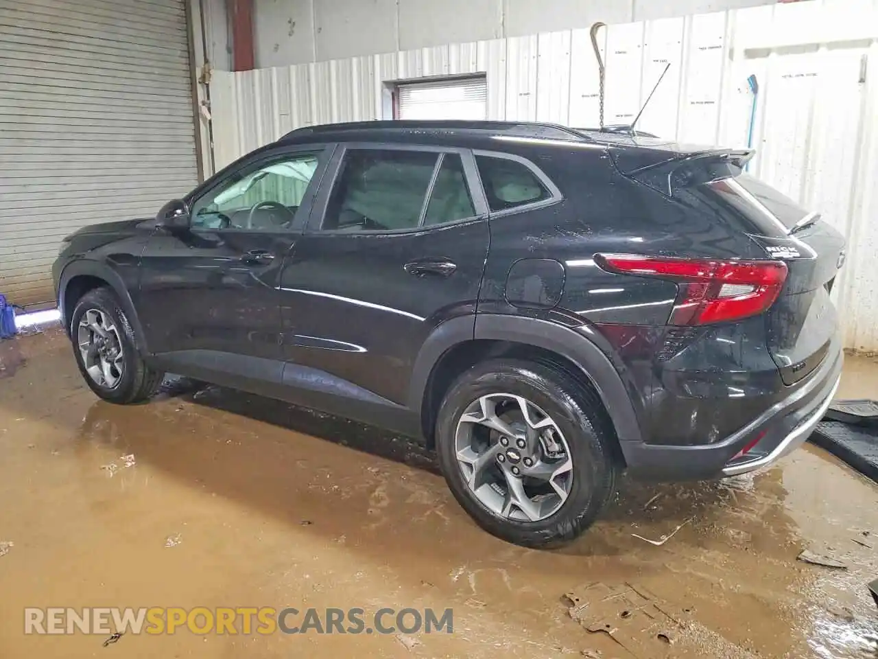 2 Фотография поврежденного автомобиля KL77LHEP8SC001597 CHEVROLET TRAX 2025