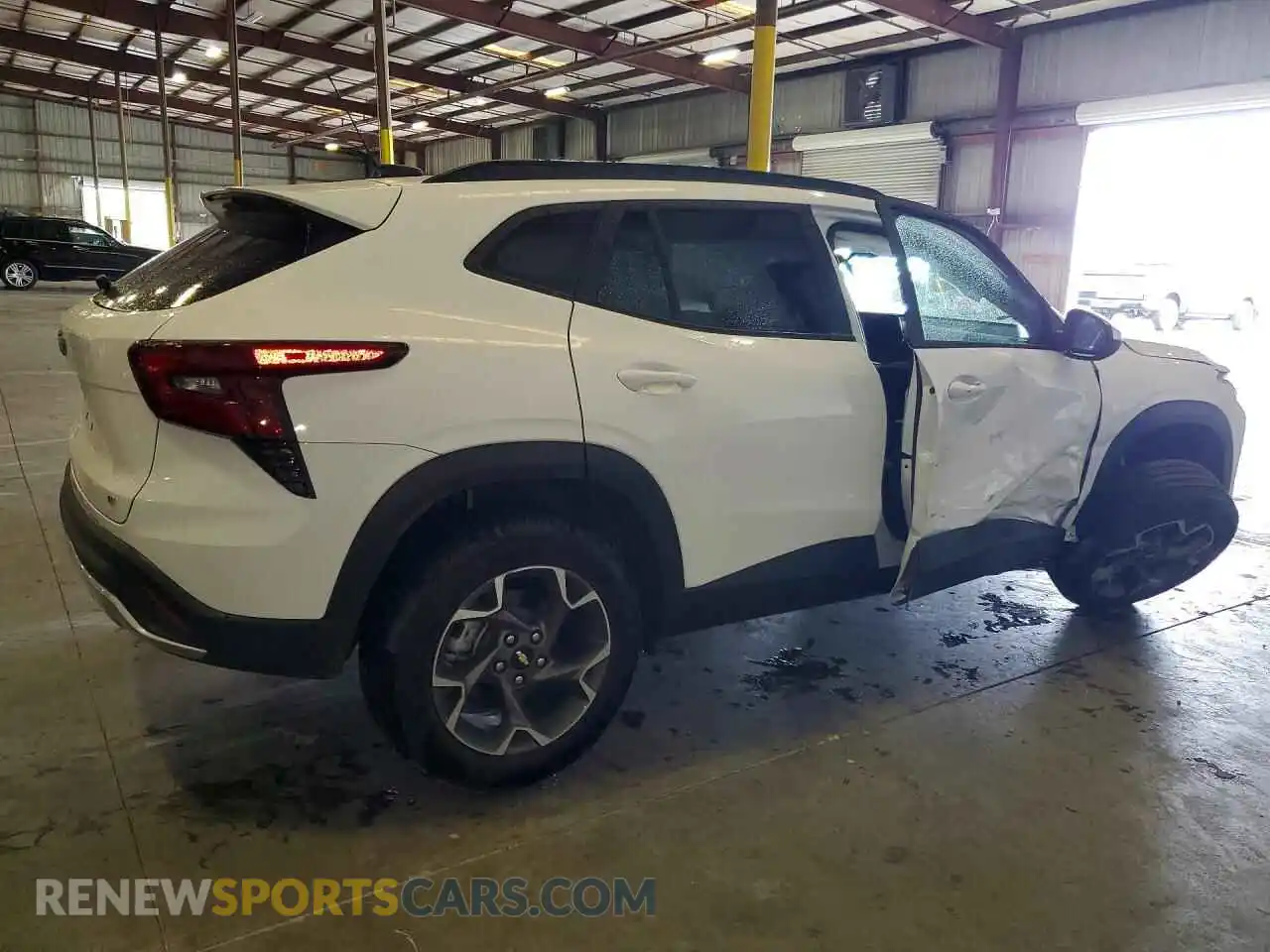 3 Photograph of a damaged car KL77LHEP8SC099434 CHEVROLET TRAX 2025