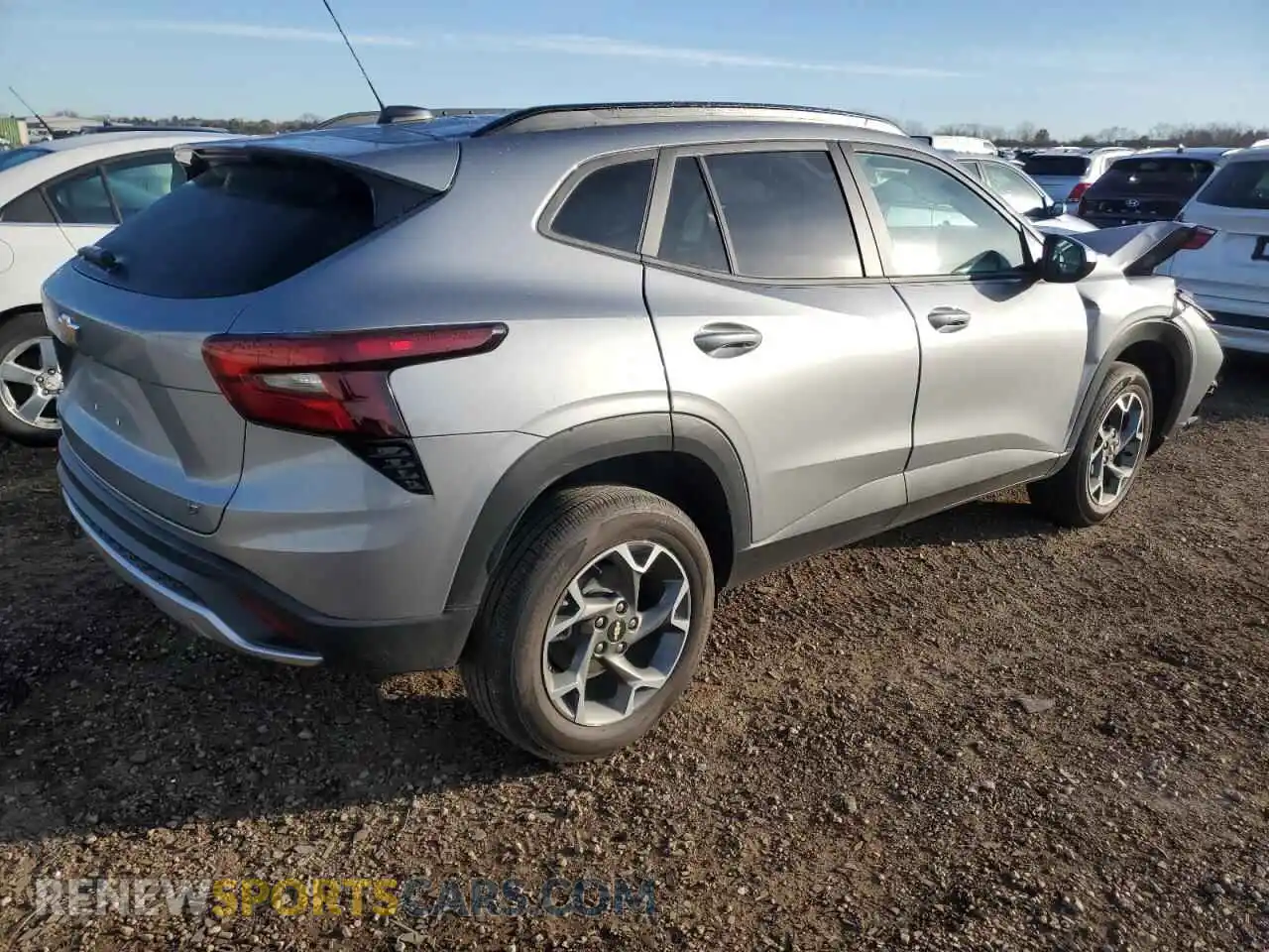 3 Фотография поврежденного автомобиля KL77LHEP8SC177775 CHEVROLET TRAX 2025