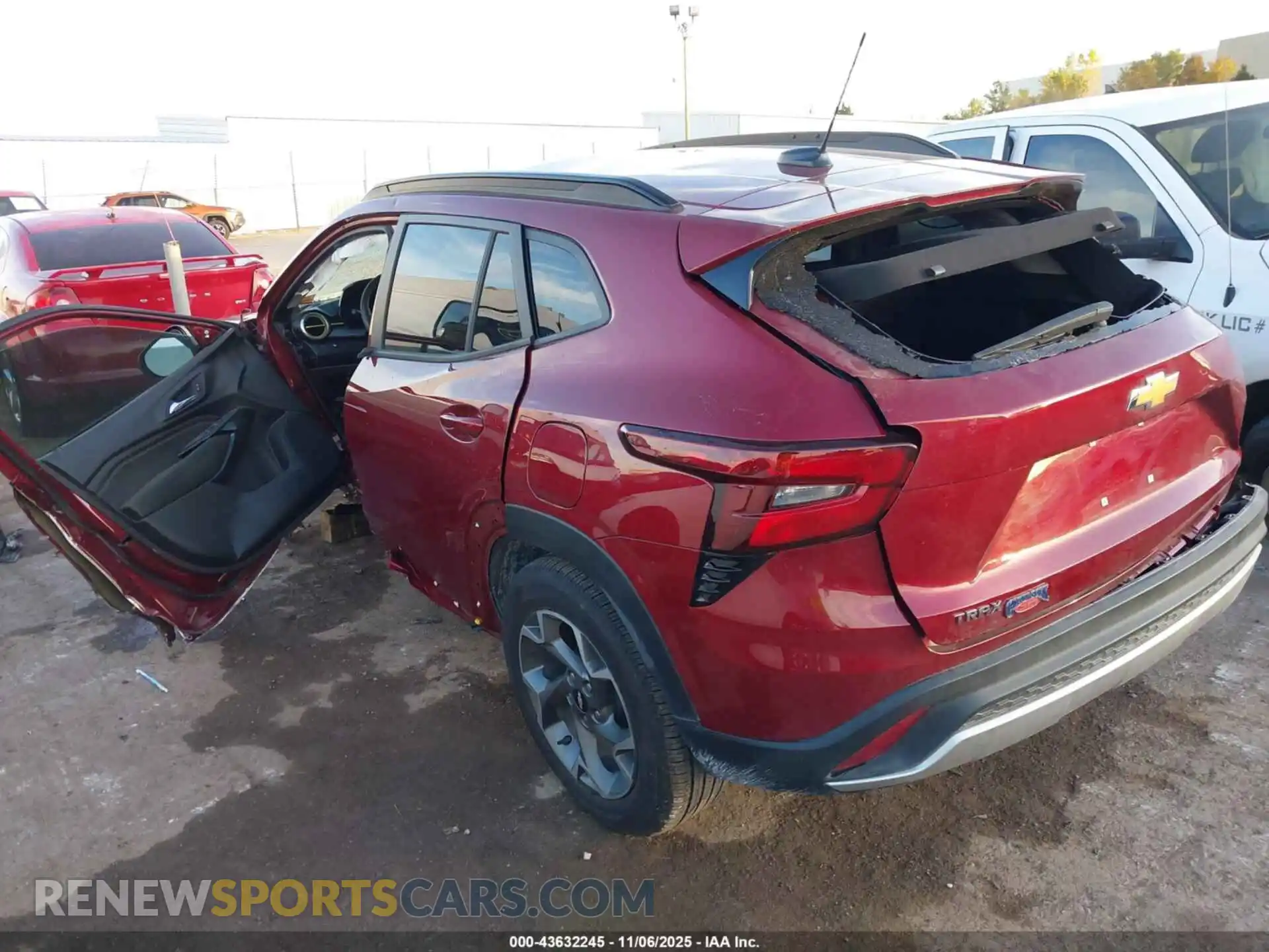 3 Photograph of a damaged car KL77LHEP8SC204084 CHEVROLET TRAX 2025