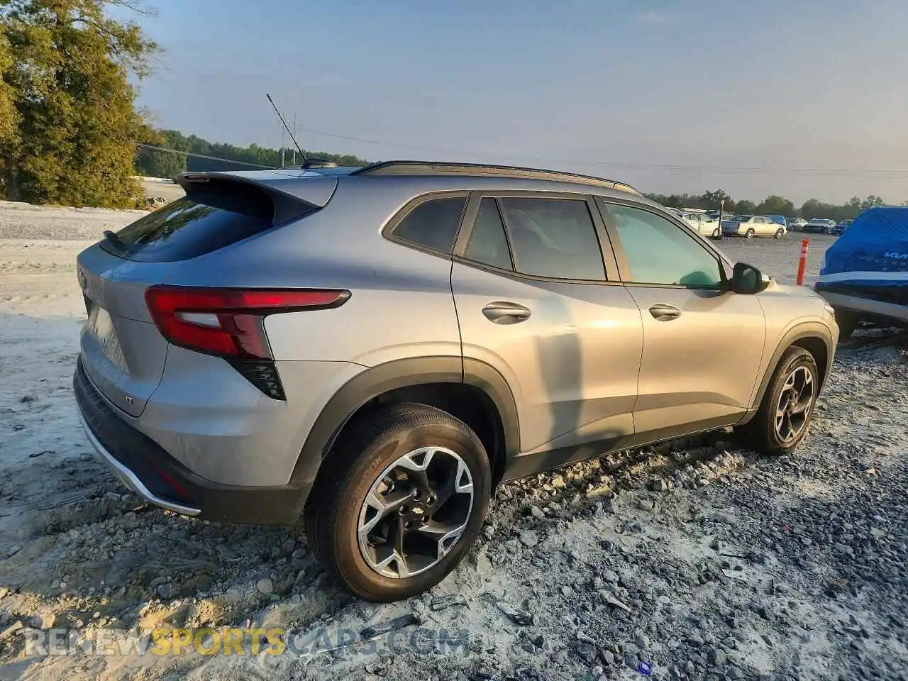 3 Photograph of a damaged car KL77LHEP8SC236078 CHEVROLET TRAX 2025