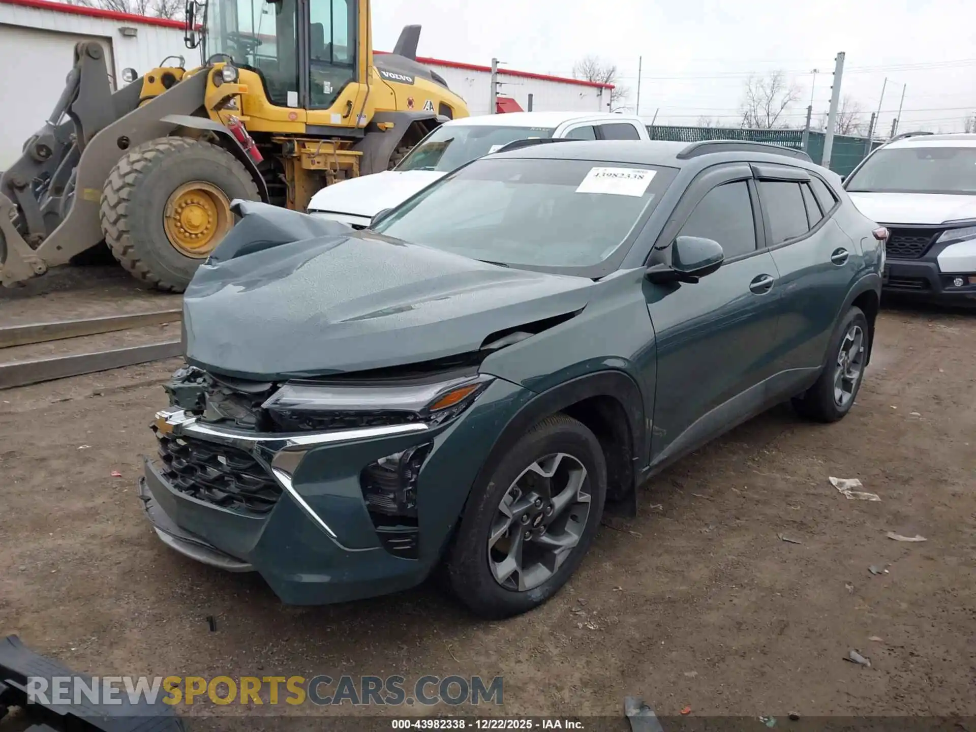 2 Фотография поврежденного автомобиля KL77LHEP9SC110120 CHEVROLET TRAX 2025