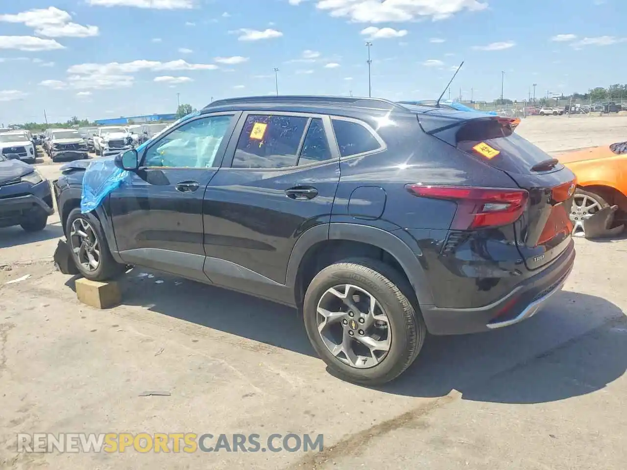 2 fotografías del automóvil dañado KL77LHEP9SC131744 CHEVROLET TRAX 2025
